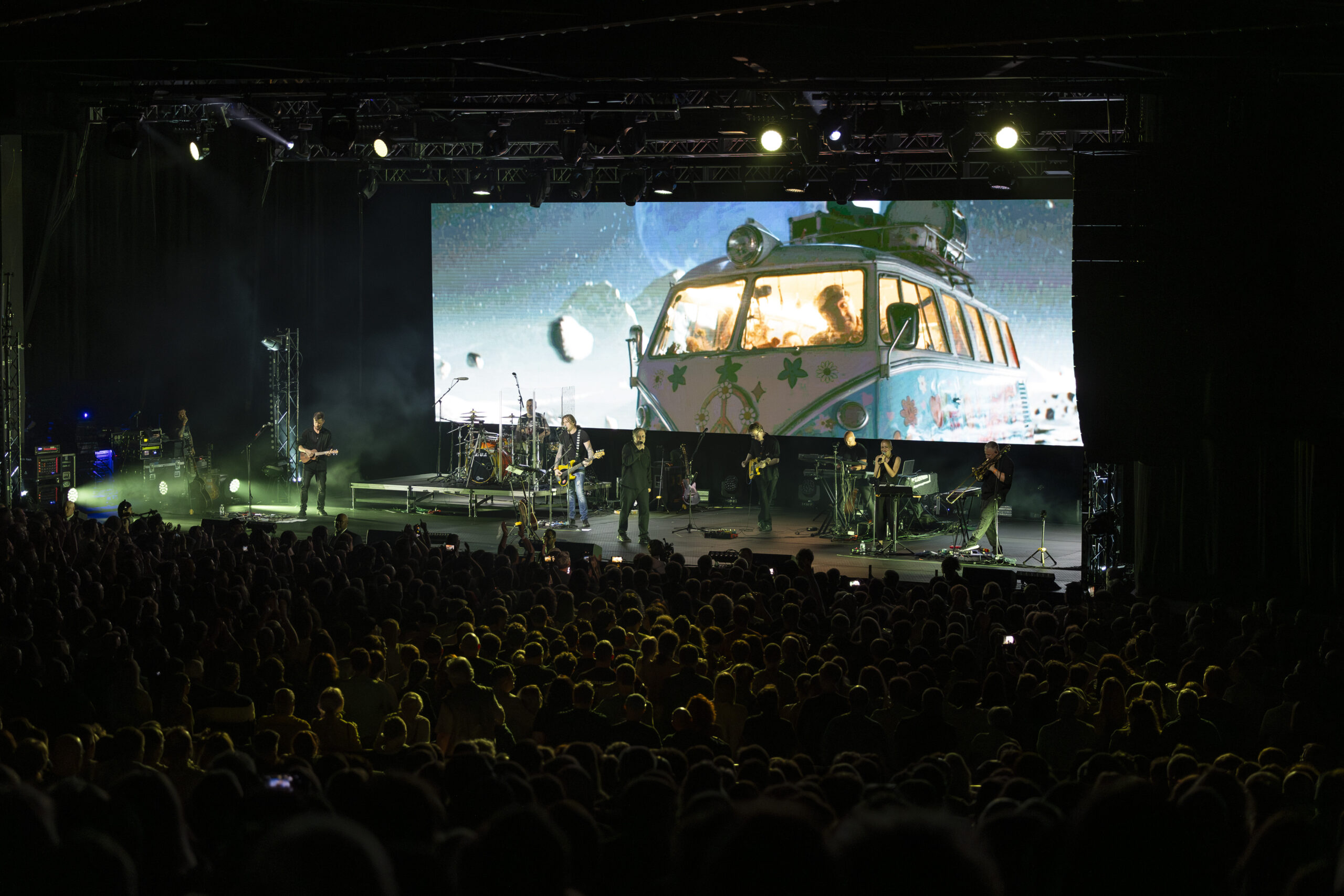 Designing Seamless Video Loops for LED Walls