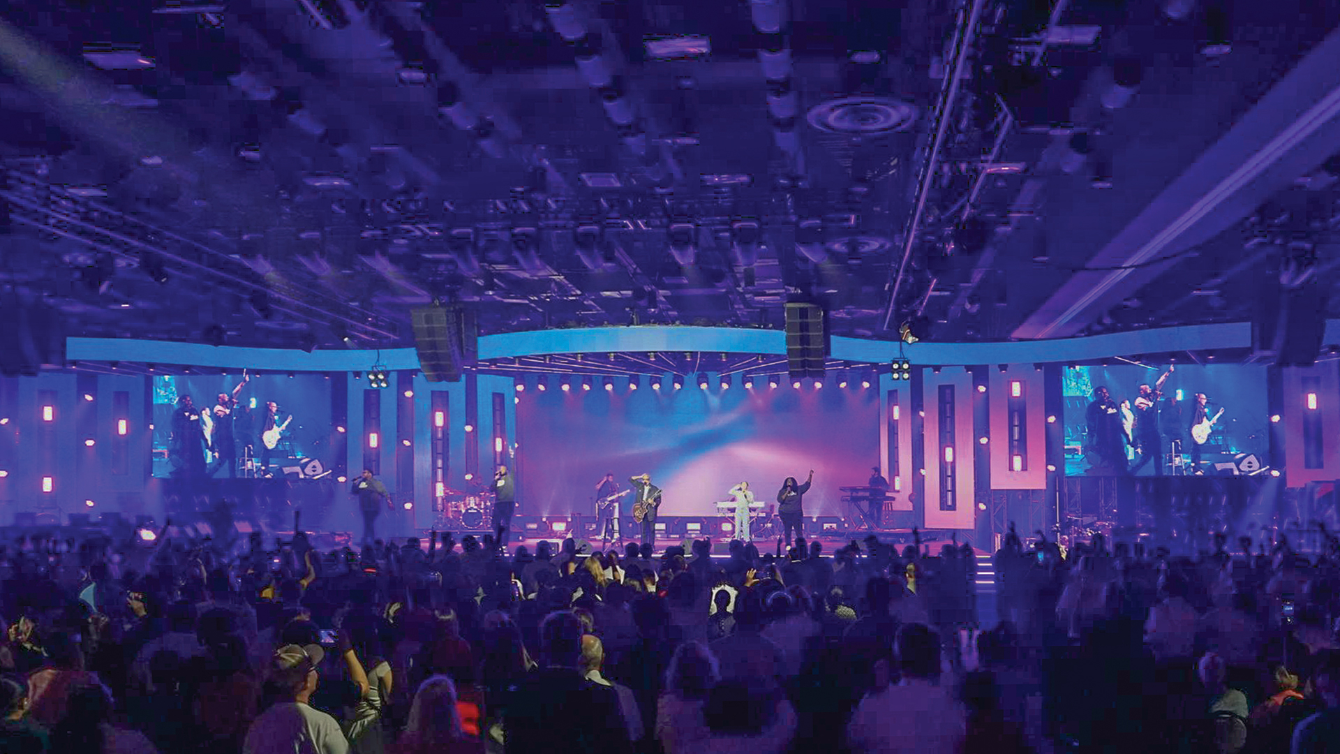 Why Truss Mounted LED Can Transform A Room Fast